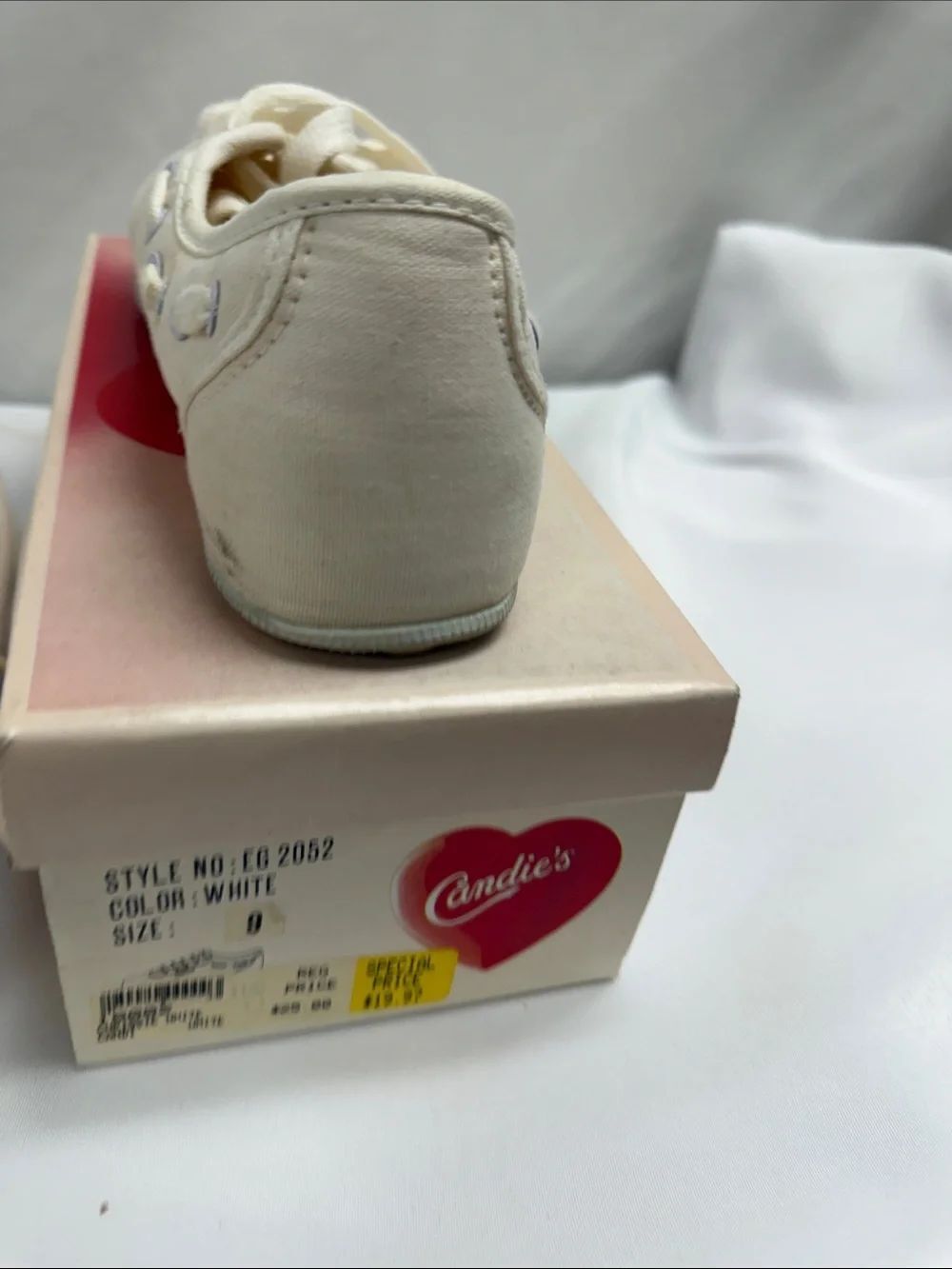 Candie's Women's Low-Top Canvas Sneakers in Off-White - Picture 2 of 6